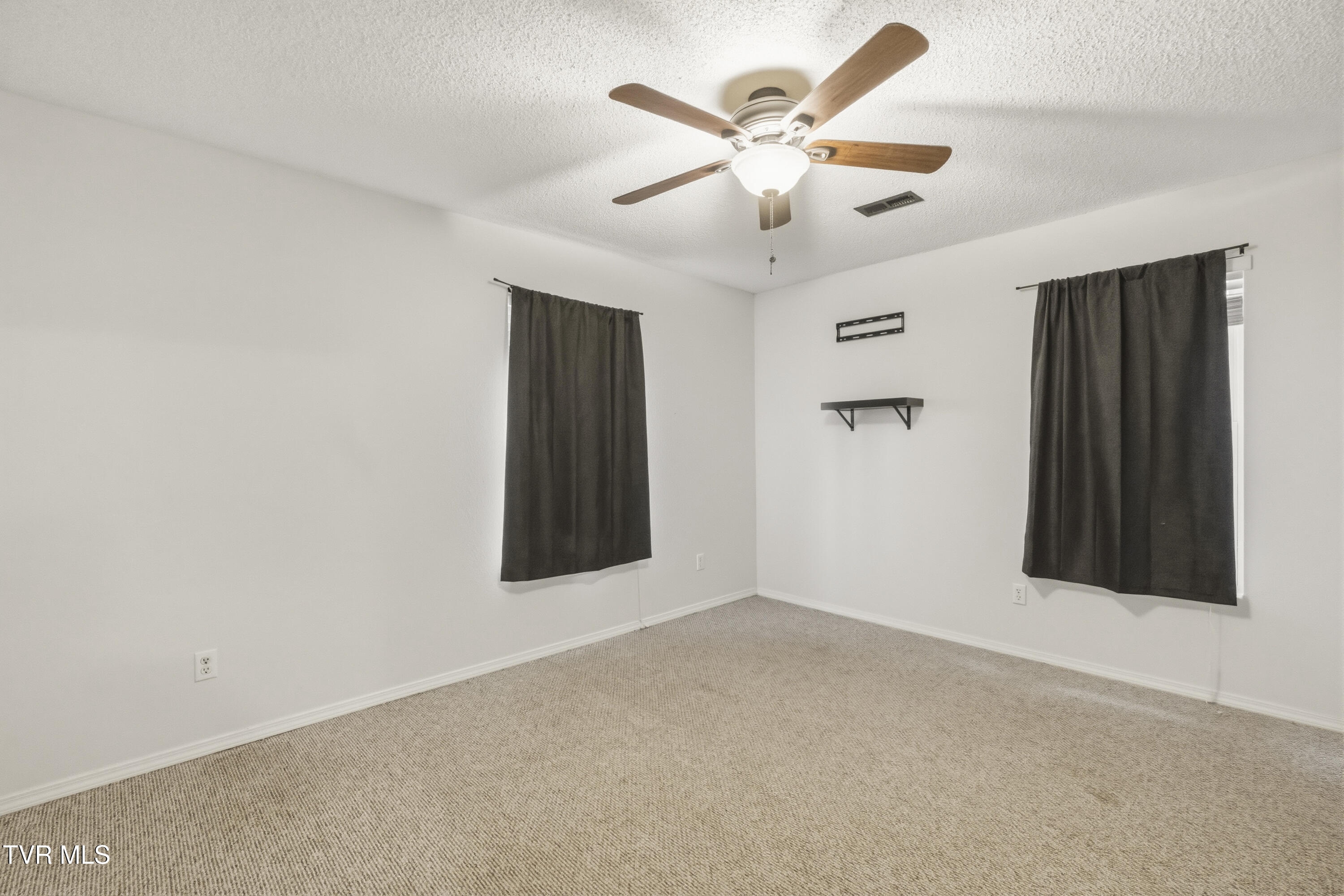 144 Kelsey Peterson Road Jonesborough, TN 37659 - Photo 27 of 41 Bedroom 3