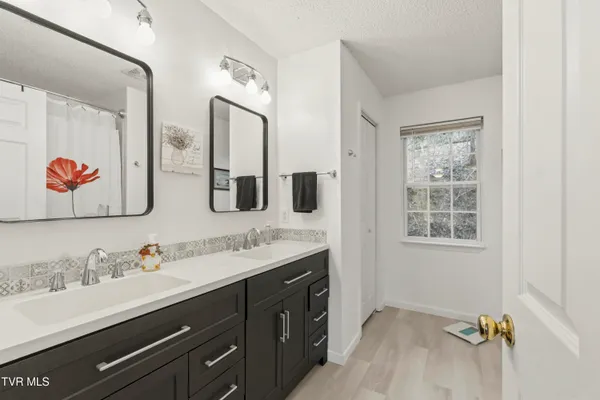 $360,000 | 144 Kelsey Peterson Road, Jonesborough, TN 37659