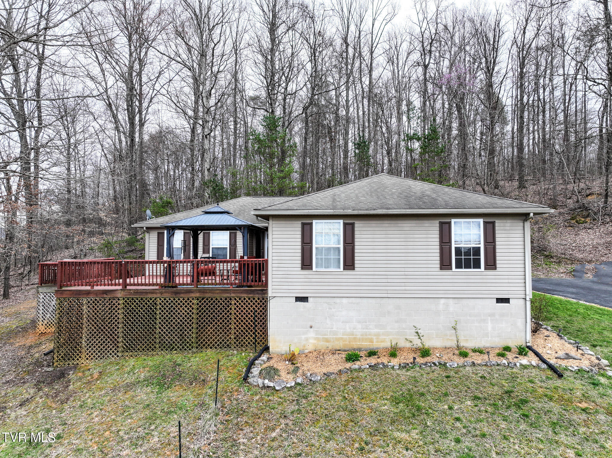 144 Kelsey Peterson Road Jonesborough, TN 37659 - Photo 9 of 41 Front