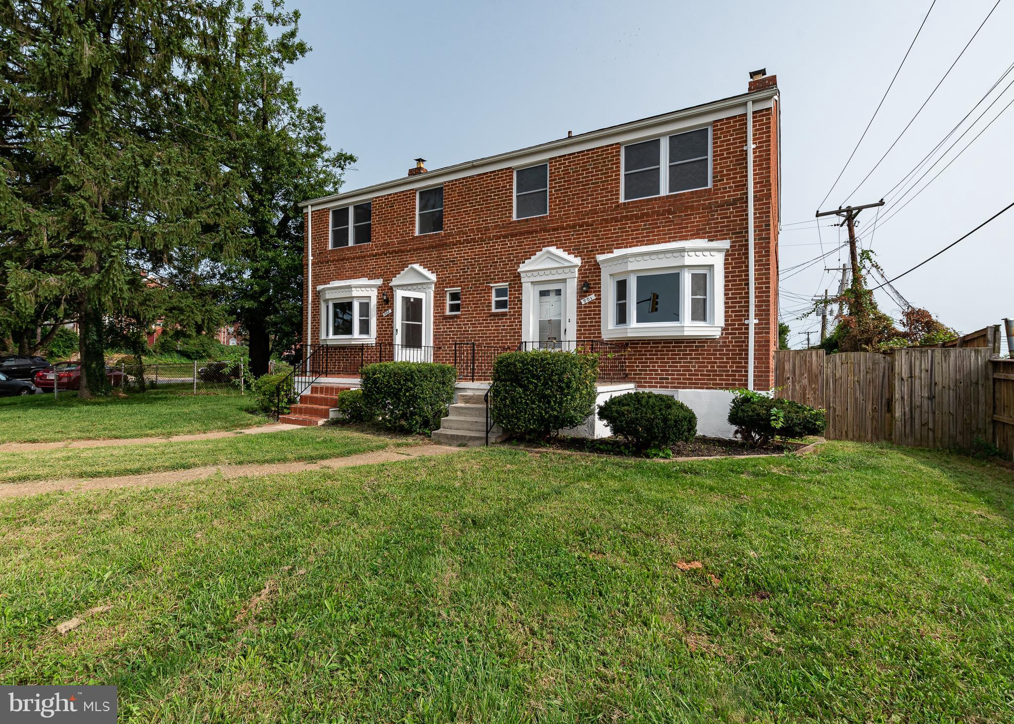 901 Coleridge Road Baltimore, MD 21229 - Photo 2 of 16 Exterior