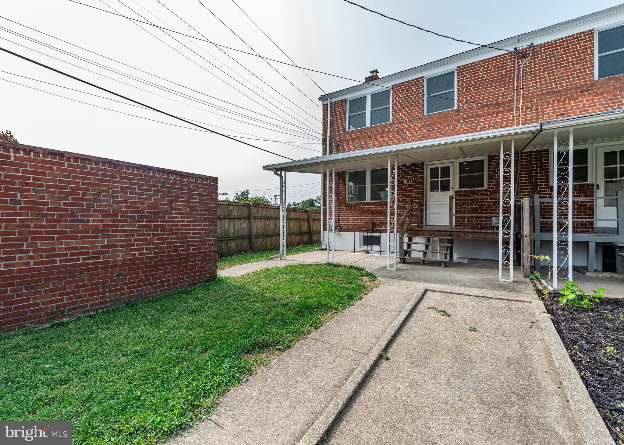 901 Coleridge Road Baltimore, MD 21229 - Photo 16 of 16 Exterior