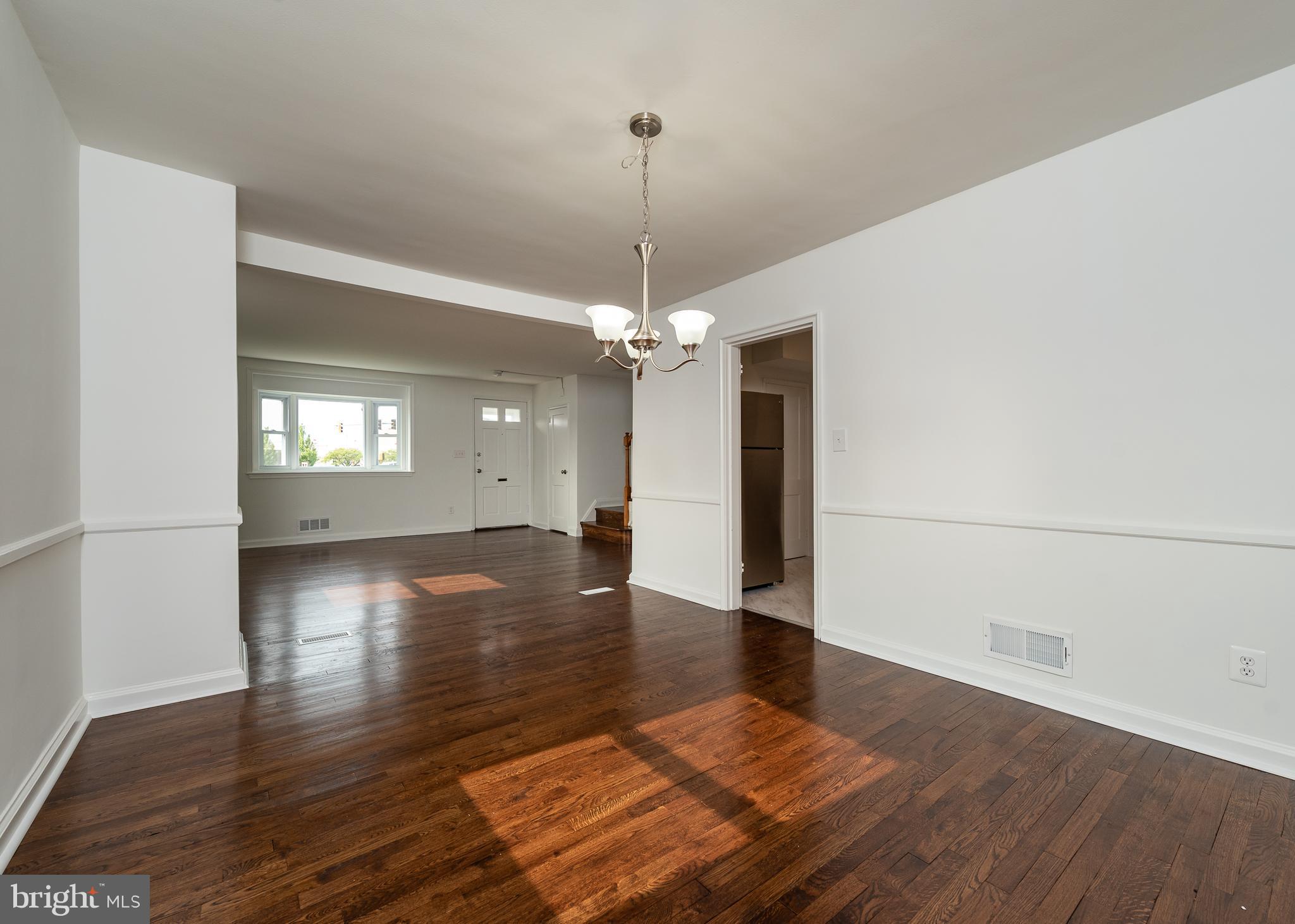 901 Coleridge Road Baltimore, MD 21229 - Photo 6 of 16 Dining Room