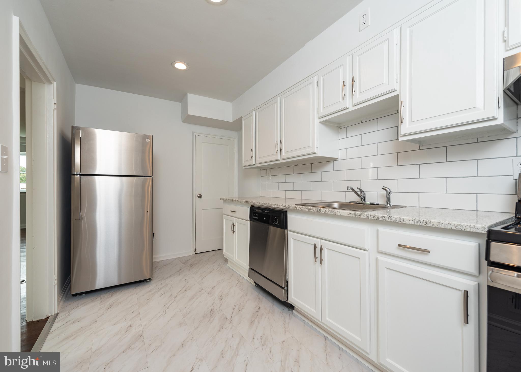 901 Coleridge Road Baltimore, MD 21229 - Photo 8 of 16 Kitchen