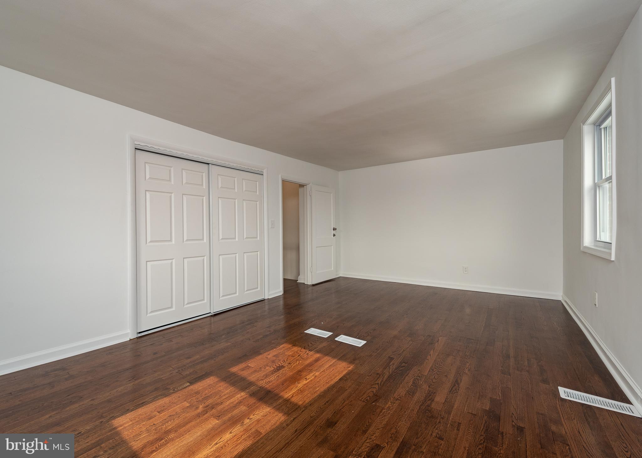 901 Coleridge Road Baltimore, MD 21229 - Photo 10 of 16 Bedroom 1