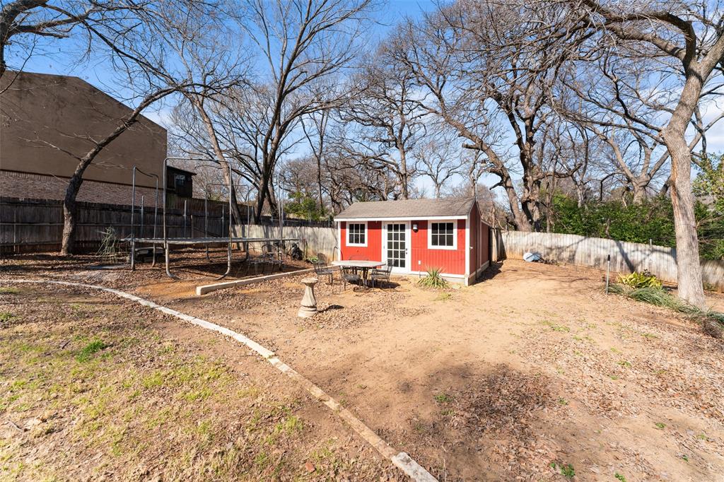 805 East Shady Grove Road Irving, TX 75060 - Photo 26 of 36 Play house for children