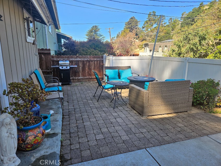 924 Sheffield Street Cambria, CA 93428 - Photo 2 of 21 front patio