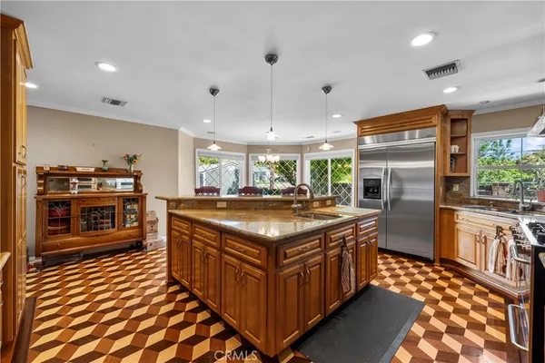 $999,999 | 10053 Stonehurst Avenue, Sun Valley, CA 91352