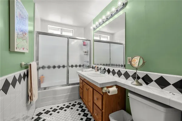 $999,999 | 10053 Stonehurst Avenue, Sun Valley, CA 91352