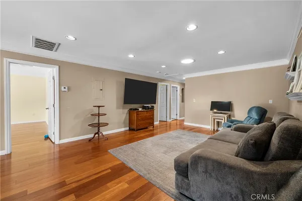 $999,999 | 10053 Stonehurst Avenue, Sun Valley, CA 91352