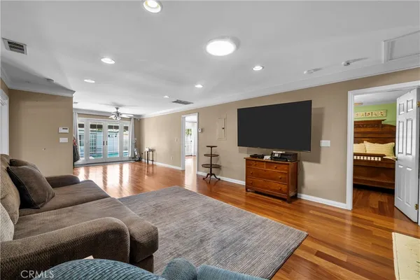 $999,999 | 10053 Stonehurst Avenue, Sun Valley, CA 91352