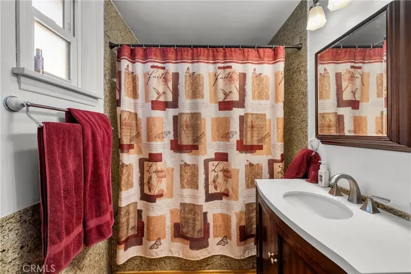 $999,999 | 10053 Stonehurst Avenue, Sun Valley, CA 91352