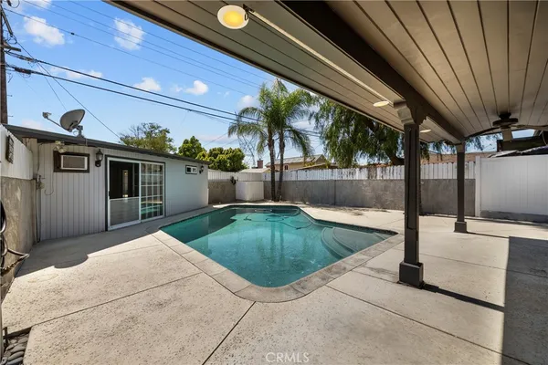 $999,999 | 10053 Stonehurst Avenue, Sun Valley, CA 91352