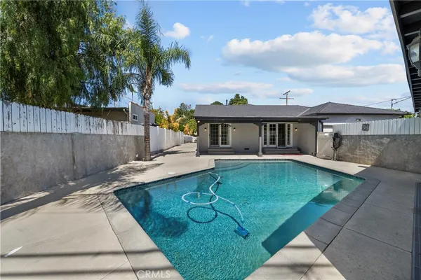 $999,999 | 10053 Stonehurst Avenue, Sun Valley, CA 91352