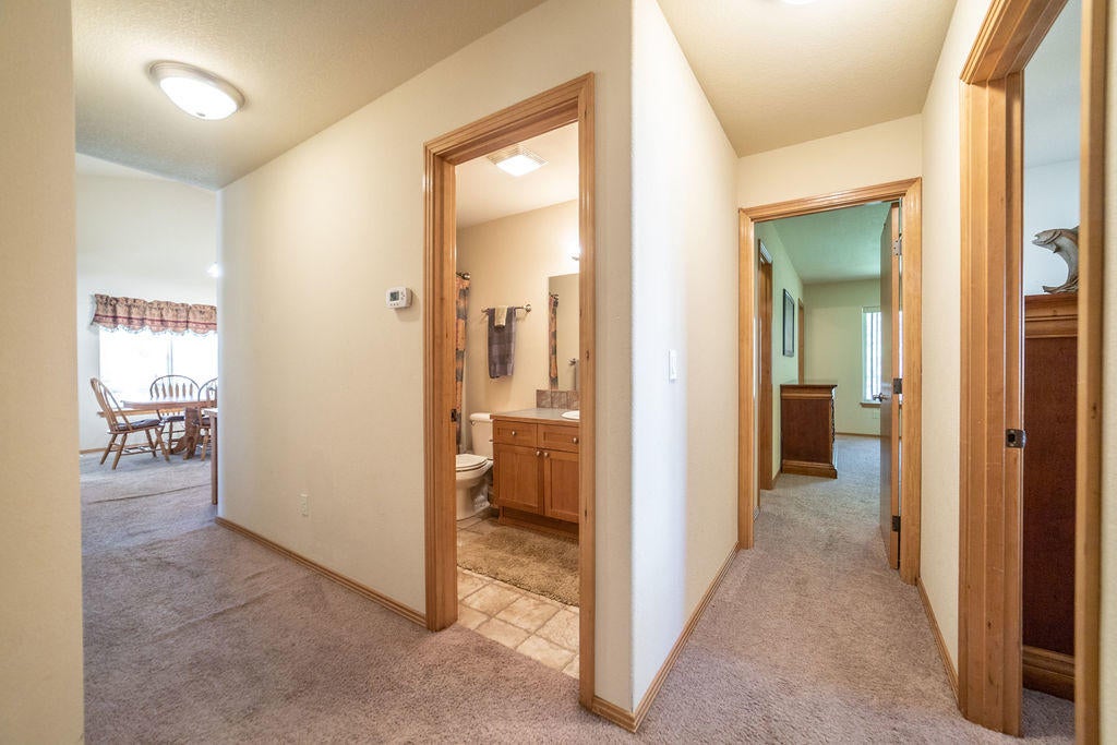 55943 Snow Goose Road Bend, OR 97707 - Photo 9 of 25 PhotoMyListing-12
