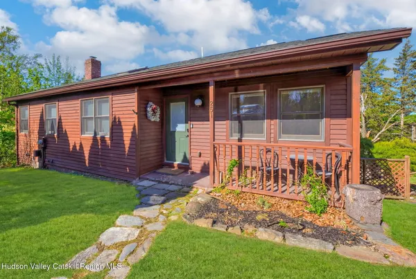 $580,000 | 251 Sleepy Hollow Road, Athens, NY 12015