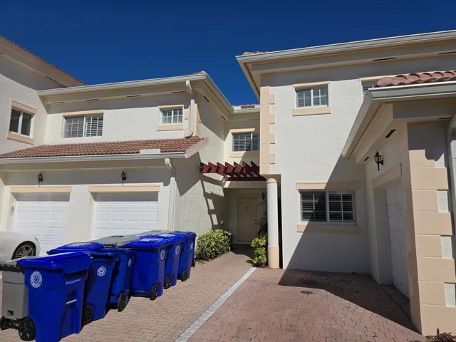 a view of a house with entryway