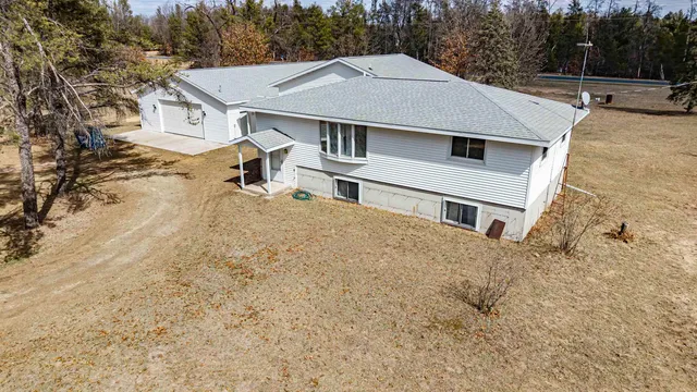 $381,000 | N10368 Queens Way, Necedah, WI 54646