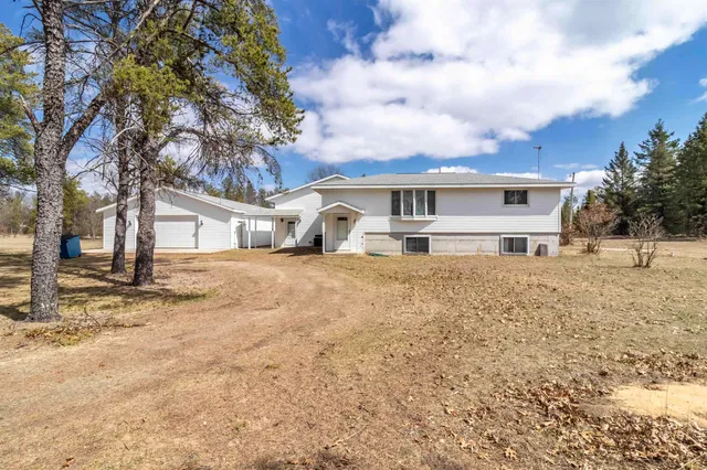 $381,500 | N10368 Queens Way, Necedah, WI 54646