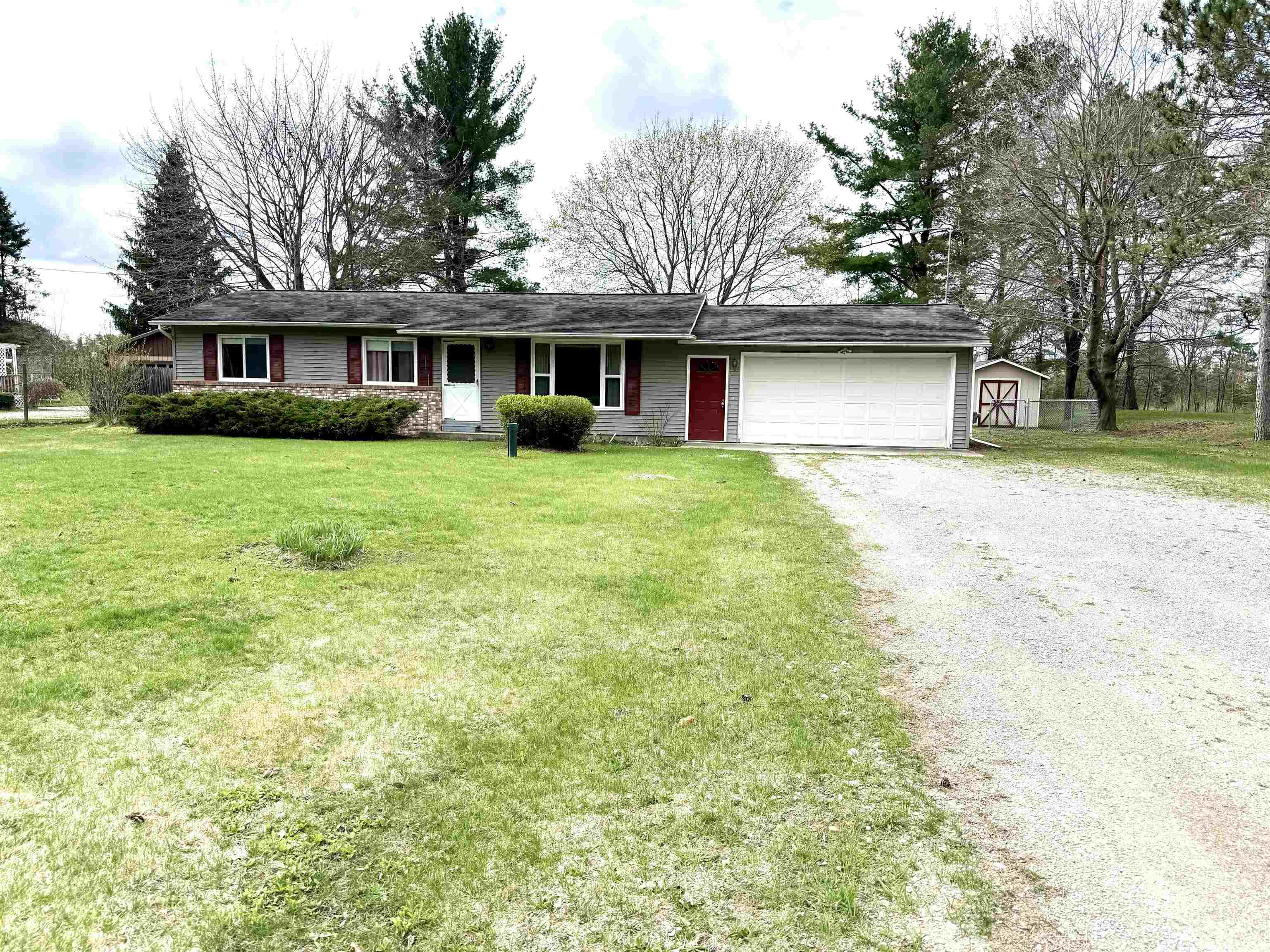 4075 West Pratt Lake Road Gladwin, MI 48624 - Photo 29 of 31