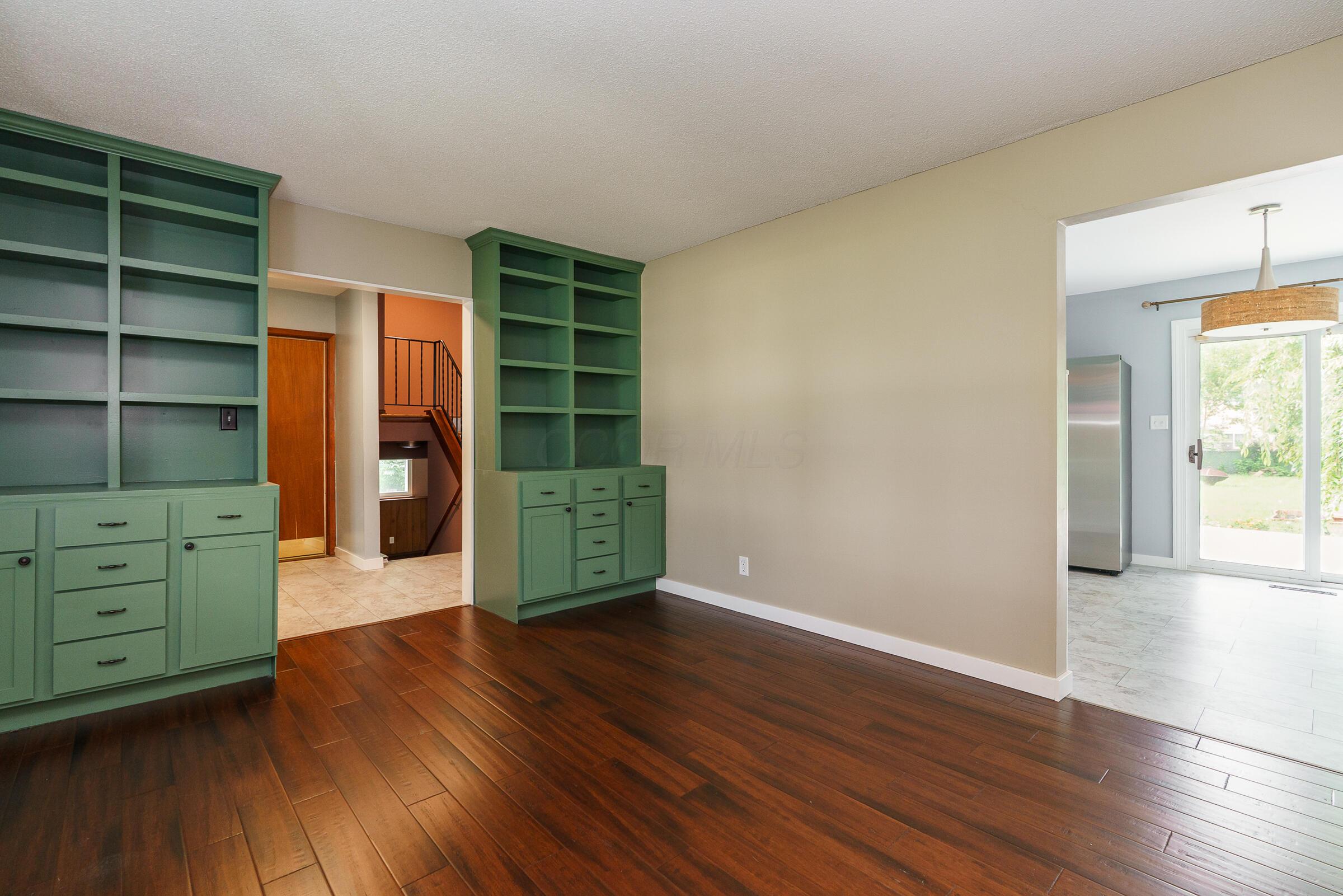2126 Trent Road Columbus, OH 43229 - Photo 5 of 28 2126 Trent Rd-15