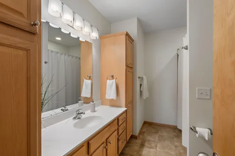 $2,200,000 | 208 East Lake Street, Waconia, MN 55387