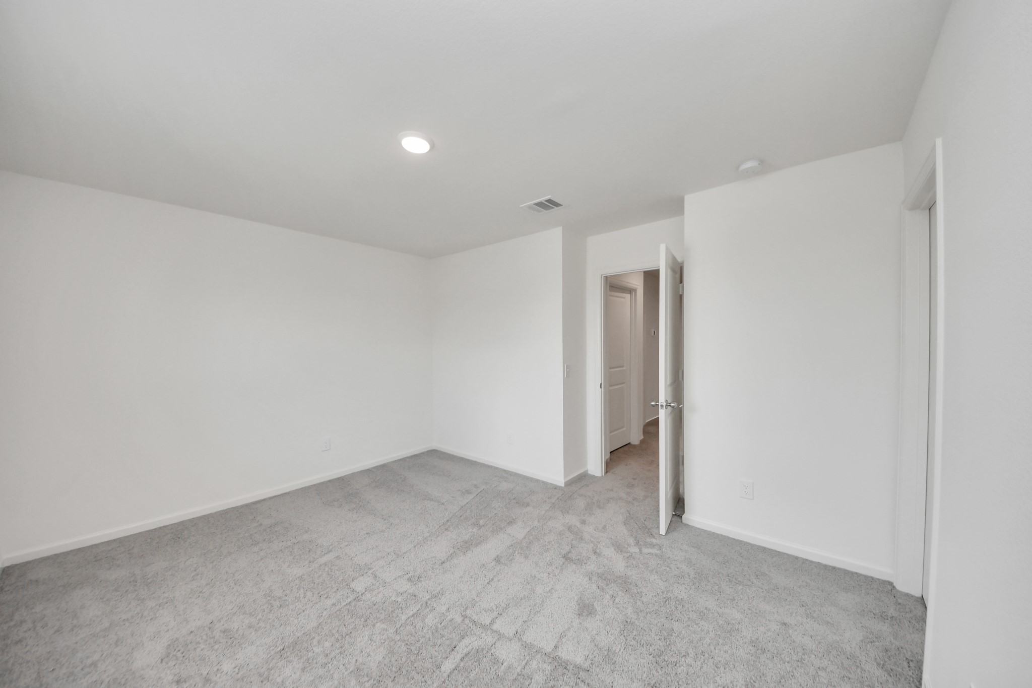 10315 Malta Trce Drive, Unit B Rosharon, TX 77583 - Photo 28 of 49 a view of an empty room