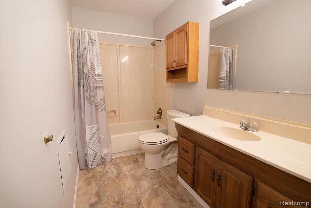 25862 Reeck Road Woodhaven, MI 48183 - Photo 15 of 20