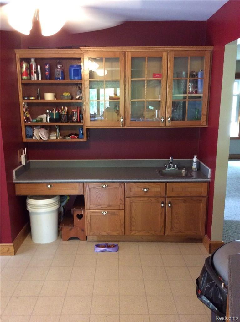 3444 Ray Road Holly, MI 48442 - Photo 30 of 62 wet bar