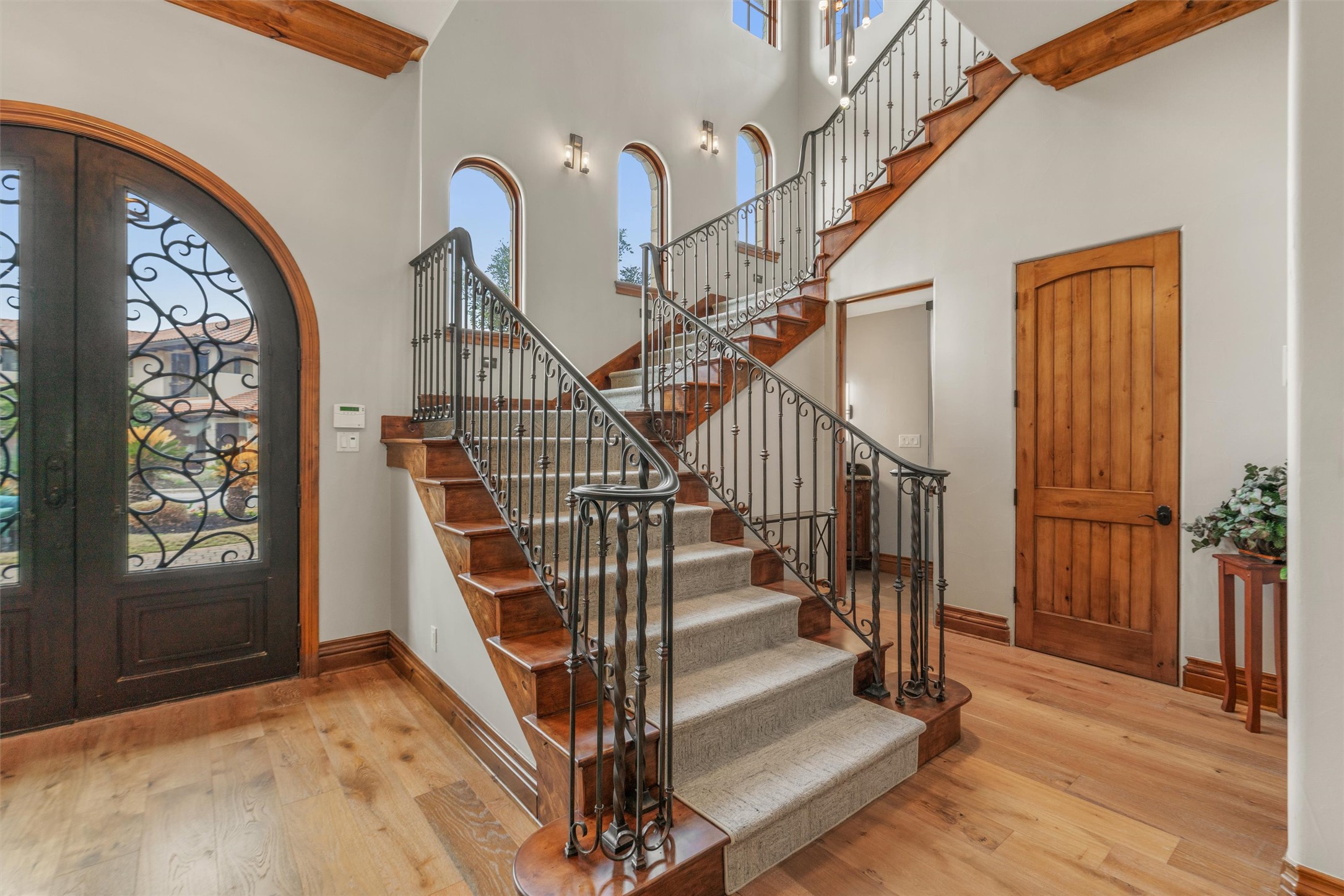 4407 Island Cove Austin, TX 78731 - Photo 29 of 40 a view of entryway