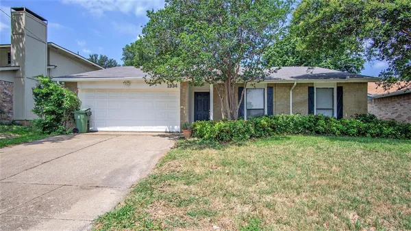 $280,000 | 1934 Lost Creek Drive, Arlington, TX 76006