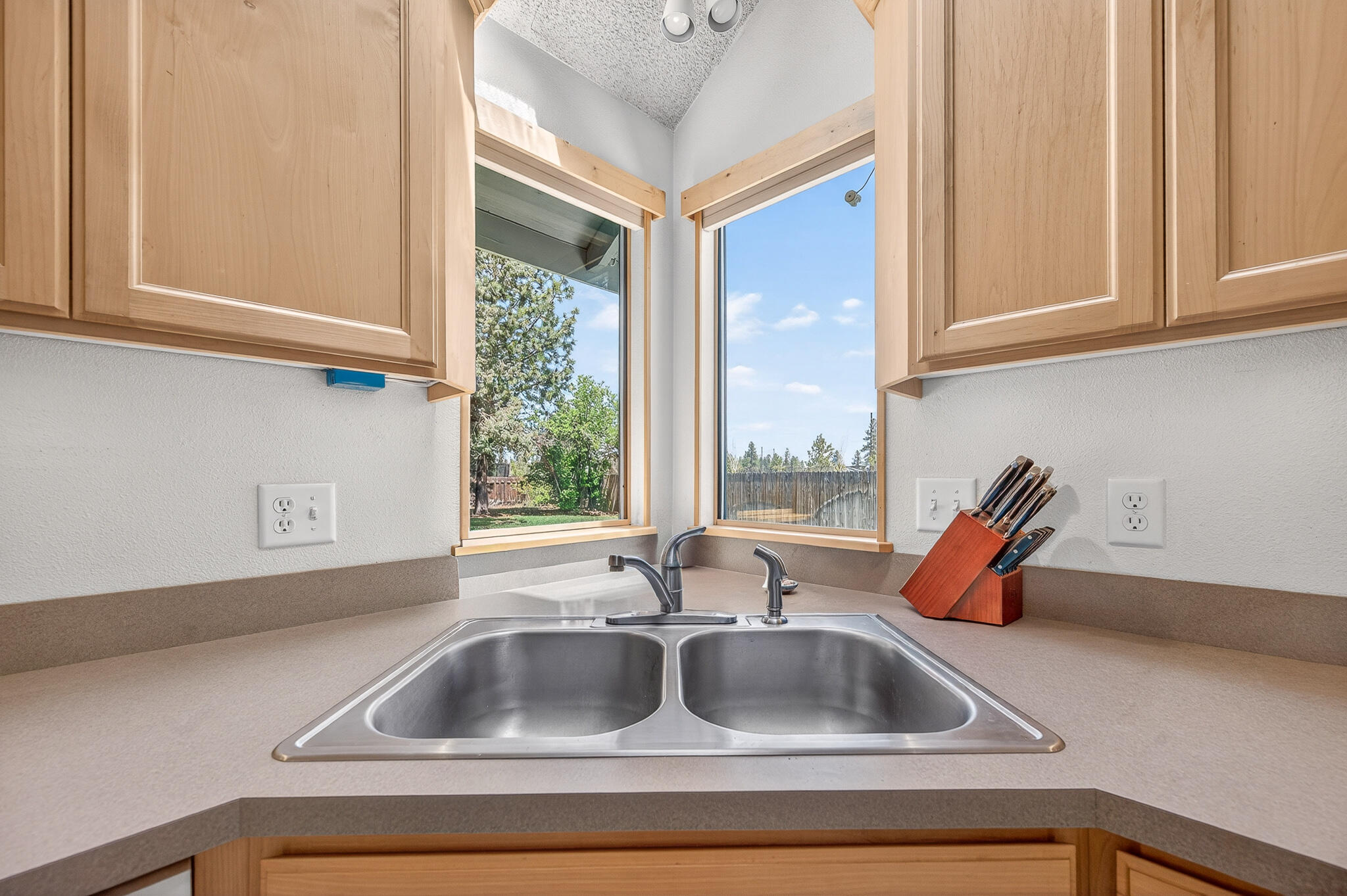 60866 Brosterhous Road Bend, OR 97702 - Photo 14 of 41 Brosterhous-14