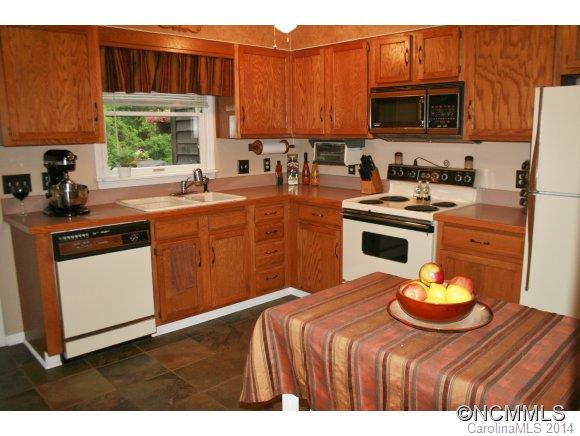 4 Bramblewood Road, Unit 3 Arden, NC 28704 - Photo 4 of 10 Gallery Image 4
