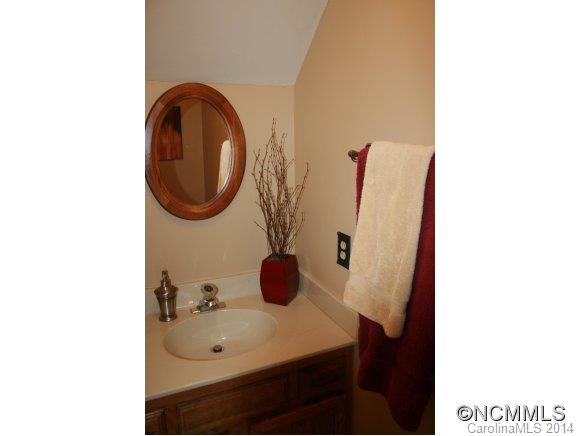 4 Bramblewood Road, Unit 3 Arden, NC 28704 - Photo 5 of 10 Gallery Image 5
