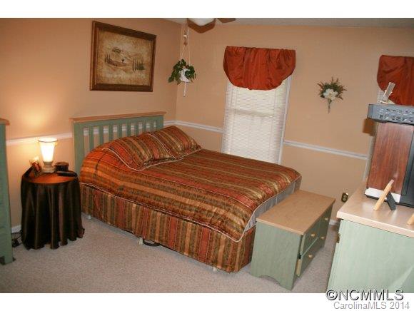 4 Bramblewood Road, Unit 3 Arden, NC 28704 - Photo 6 of 10 Gallery Image 6