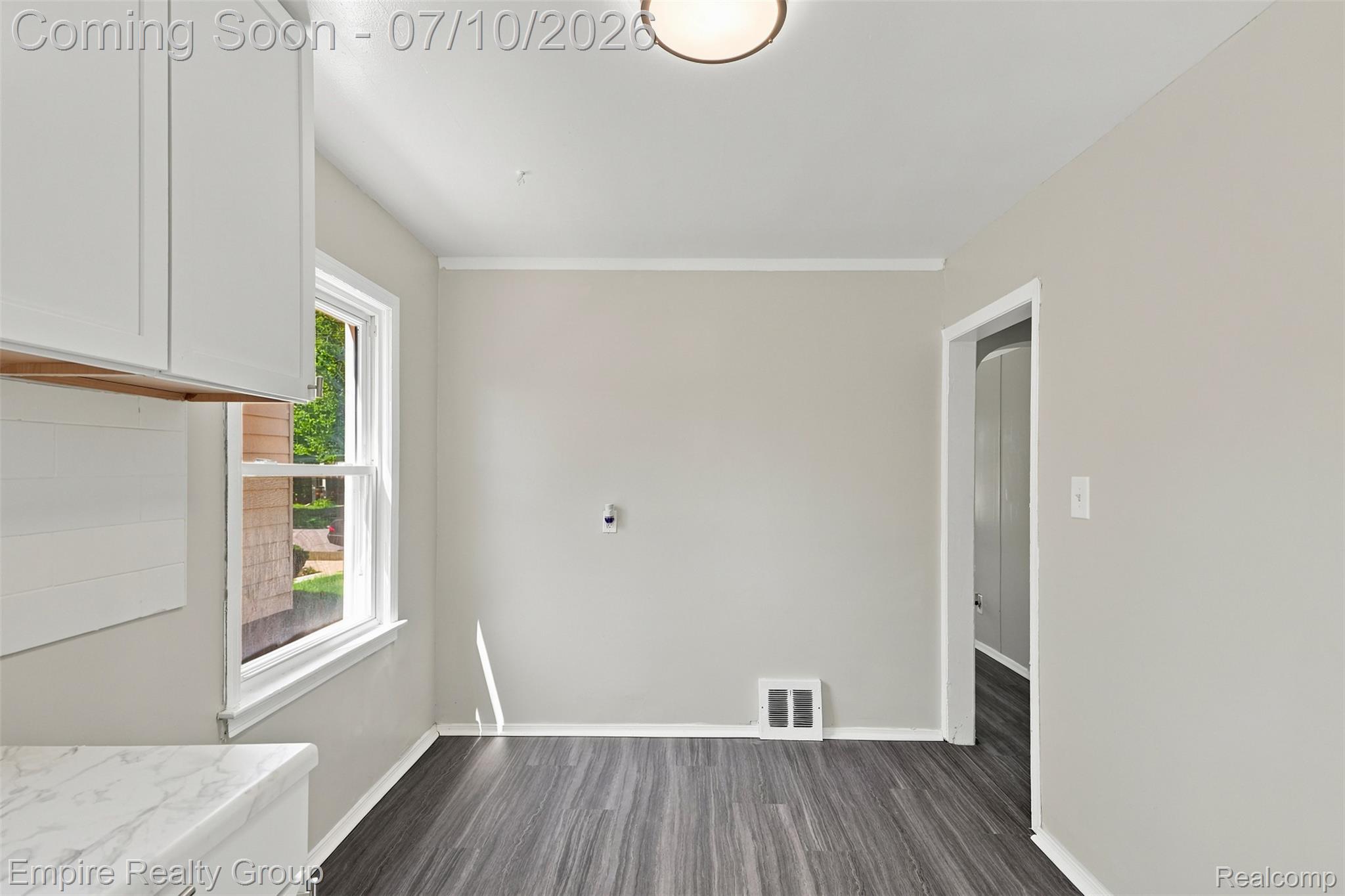 11696 Fielding Street Detroit, MI 48228 - Photo 10 of 21 044.jpg