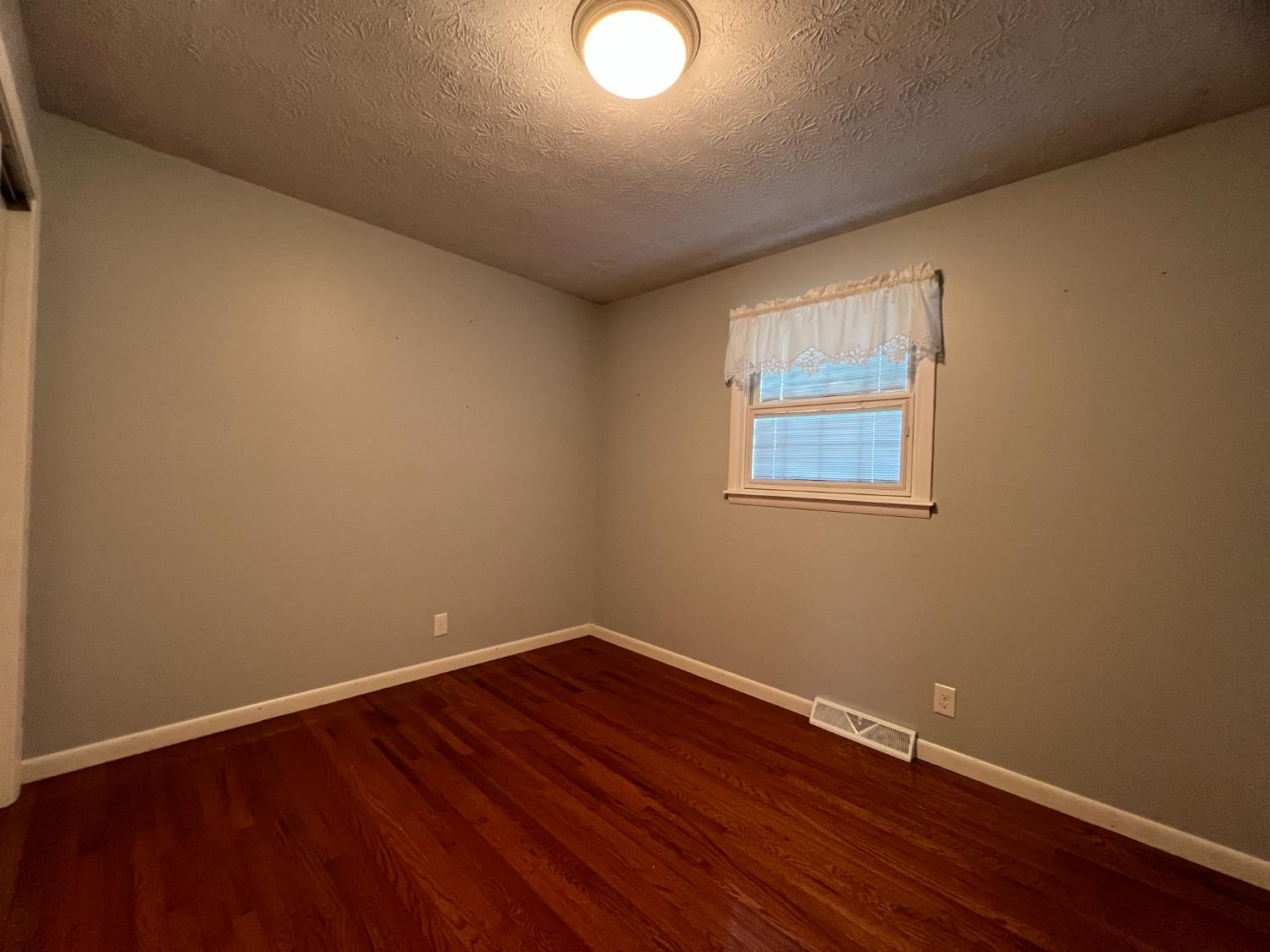 21090 Georgetown Road Lawrenceburg, IN 47025 - Photo 14 of 31