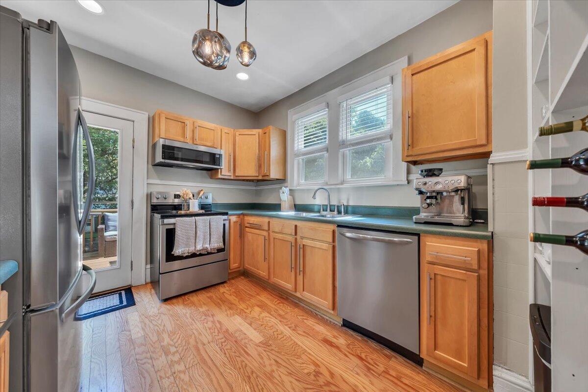 1205 Summit Avenue Southwest Roanoke, VA 24015 - Photo 19 of 52 19-MIB09161