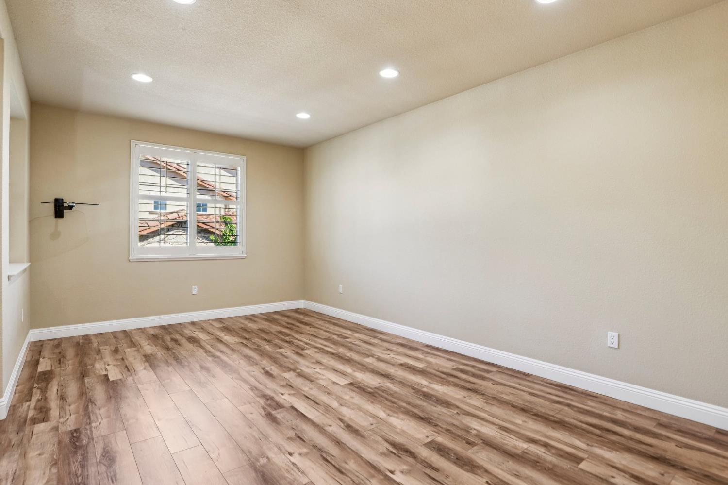 716 Chesterfield Way Rocklin, CA 95765 - Photo 38 of 80