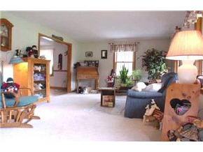 37 Sherwood Road Londonderry, NH 03053 - Photo 3 of 9 Gallery Image 3