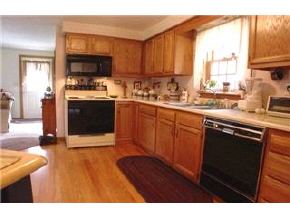 37 Sherwood Road Londonderry, NH 03053 - Photo 6 of 9 Gallery Image 6