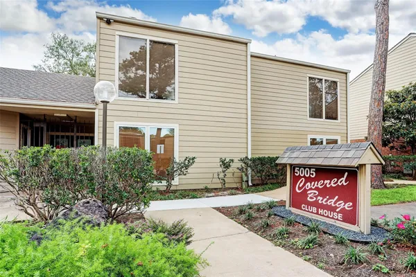 $1,700 | 5005 Georgi Lane, Unit 36, Houston, TX 77092