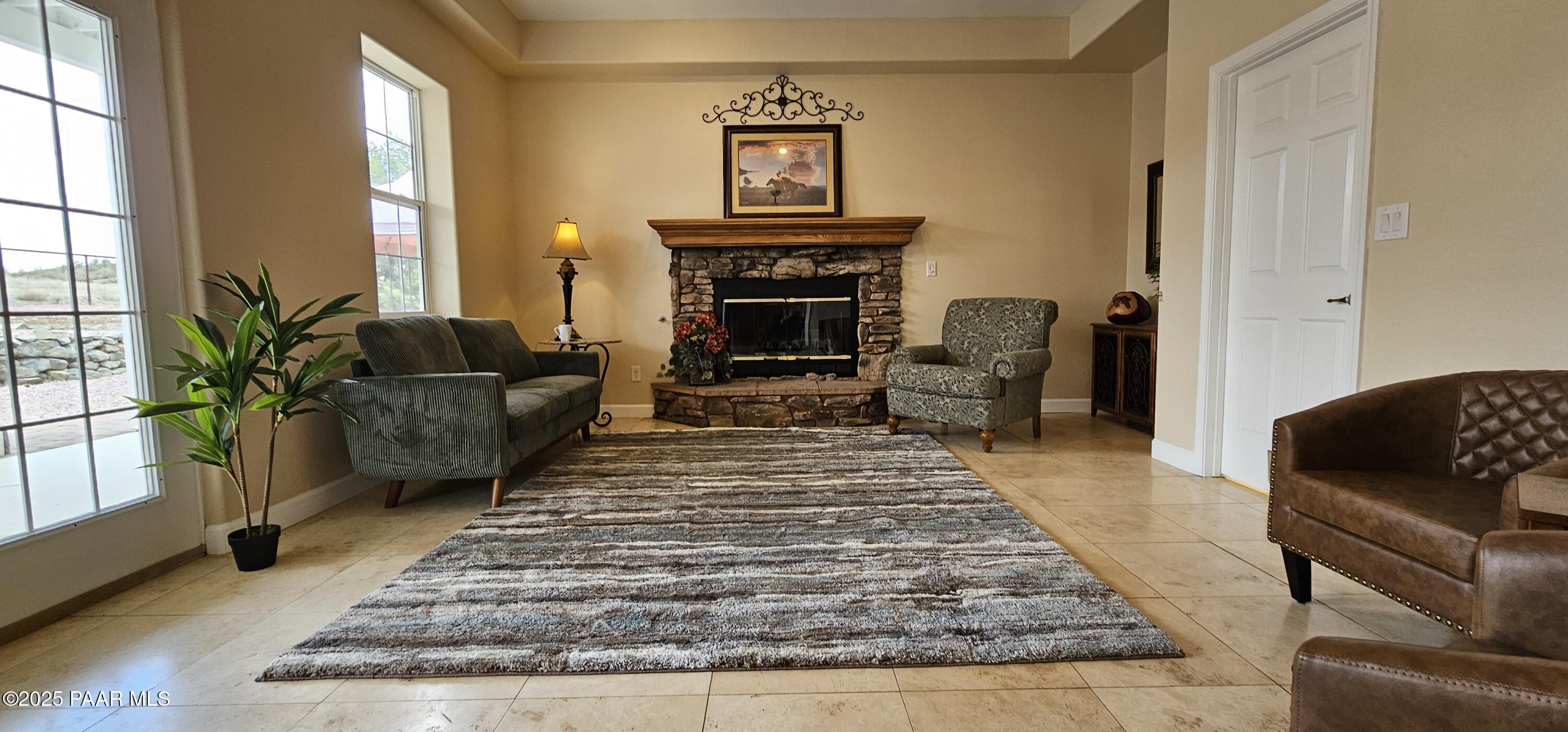 4860 West Stazenski Road Prescott, AZ 86305 - Photo 17 of 67 LivingRm