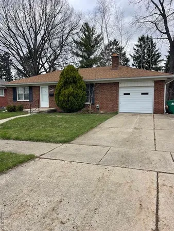 $1,300 | 16743 Sprenger Avenue, Eastpointe, MI 48021