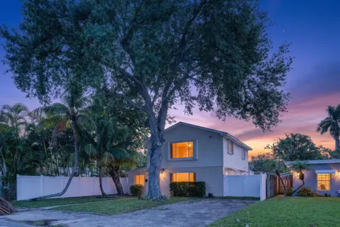 $700,000 | 1503 Northeast 18th Avenue, Fort Lauderdale, FL 33304