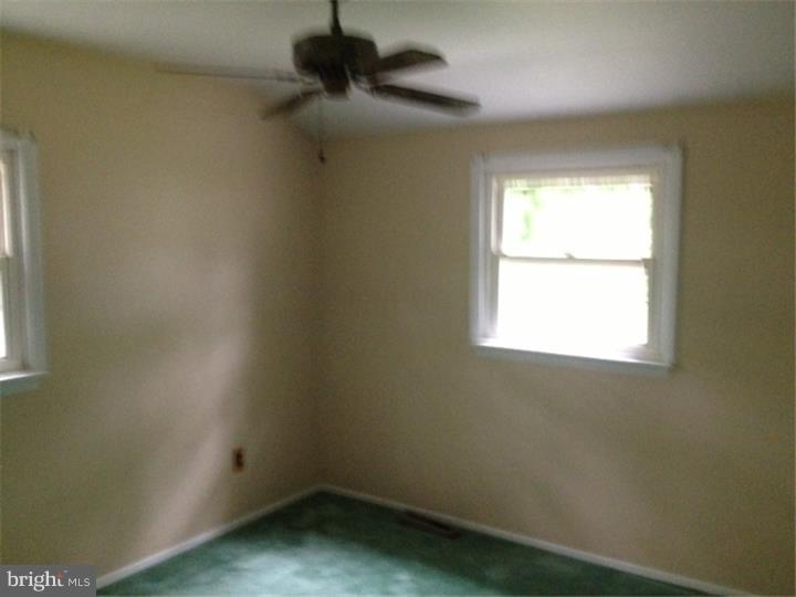 1621 Red Oak Road Williamstown, NJ 08094 - Photo 9 of 12 Gallery Image 9