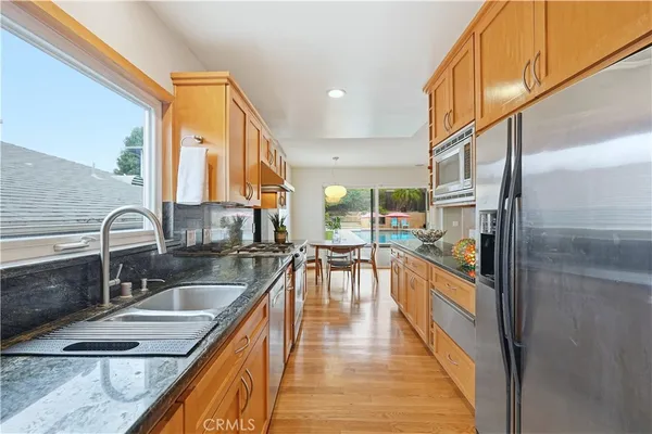 $2,185,000 | 267 Nieto Avenue, Long Beach, CA 90803