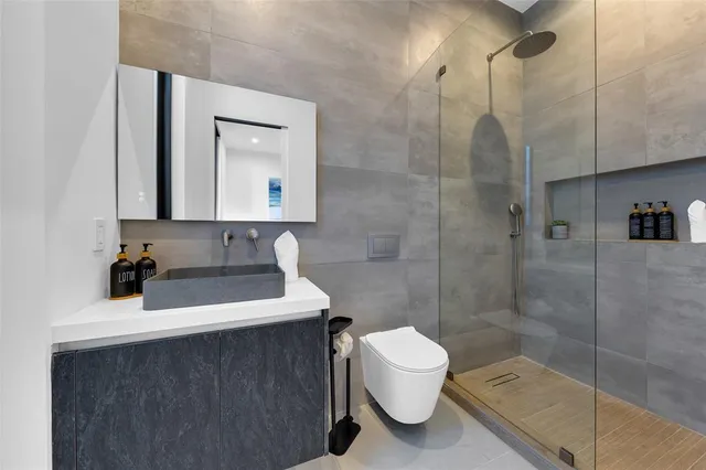 $29,995 | 727 Northeast 17th Way, Fort Lauderdale, FL 33304