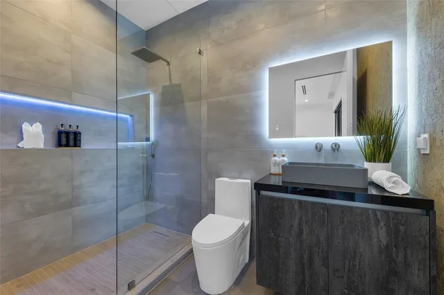 $29,995 | 727 Northeast 17th Way, Fort Lauderdale, FL 33304