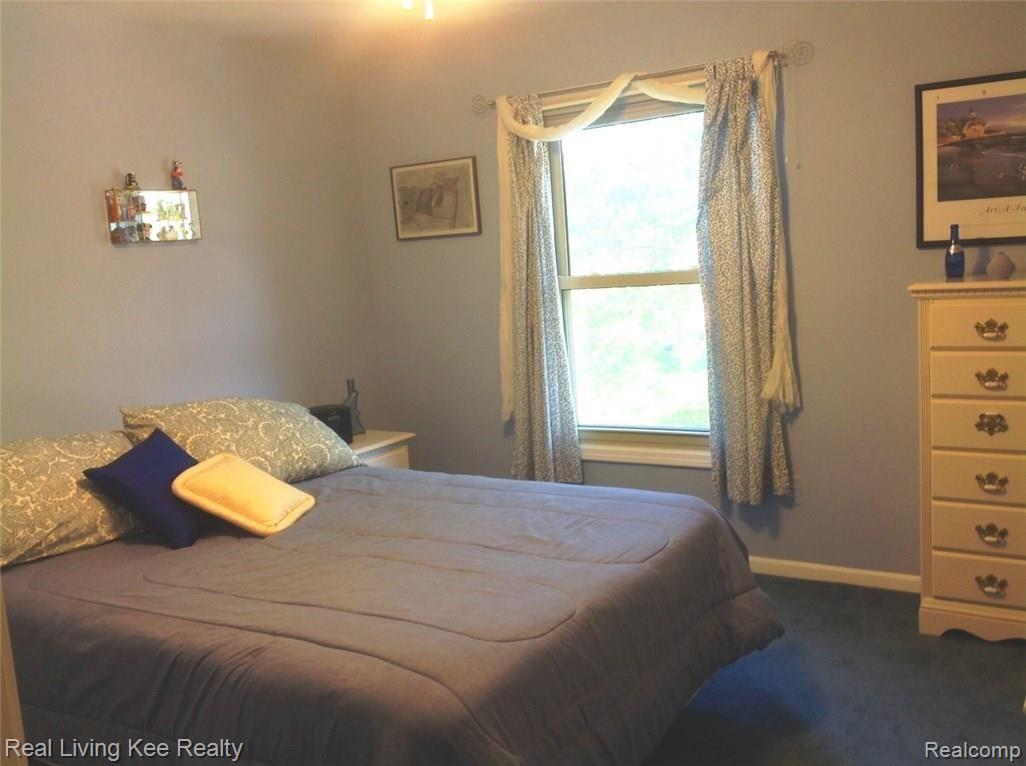 1726 Hillcrest Drive Rochester, MI 48306 - Photo 19 of 38 Bedroom 3.jpg