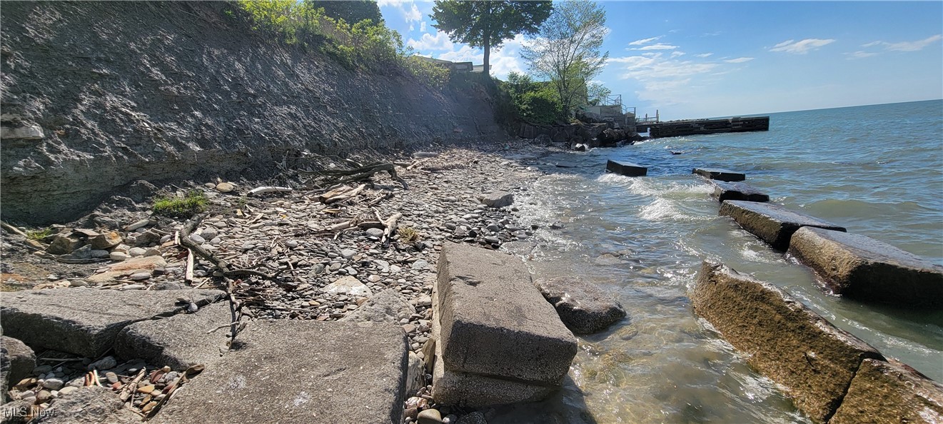 230 Sunset Road Avon Lake, OH 44012 - Photo 40 of 46 Vineyard Park Beach - for private resident access